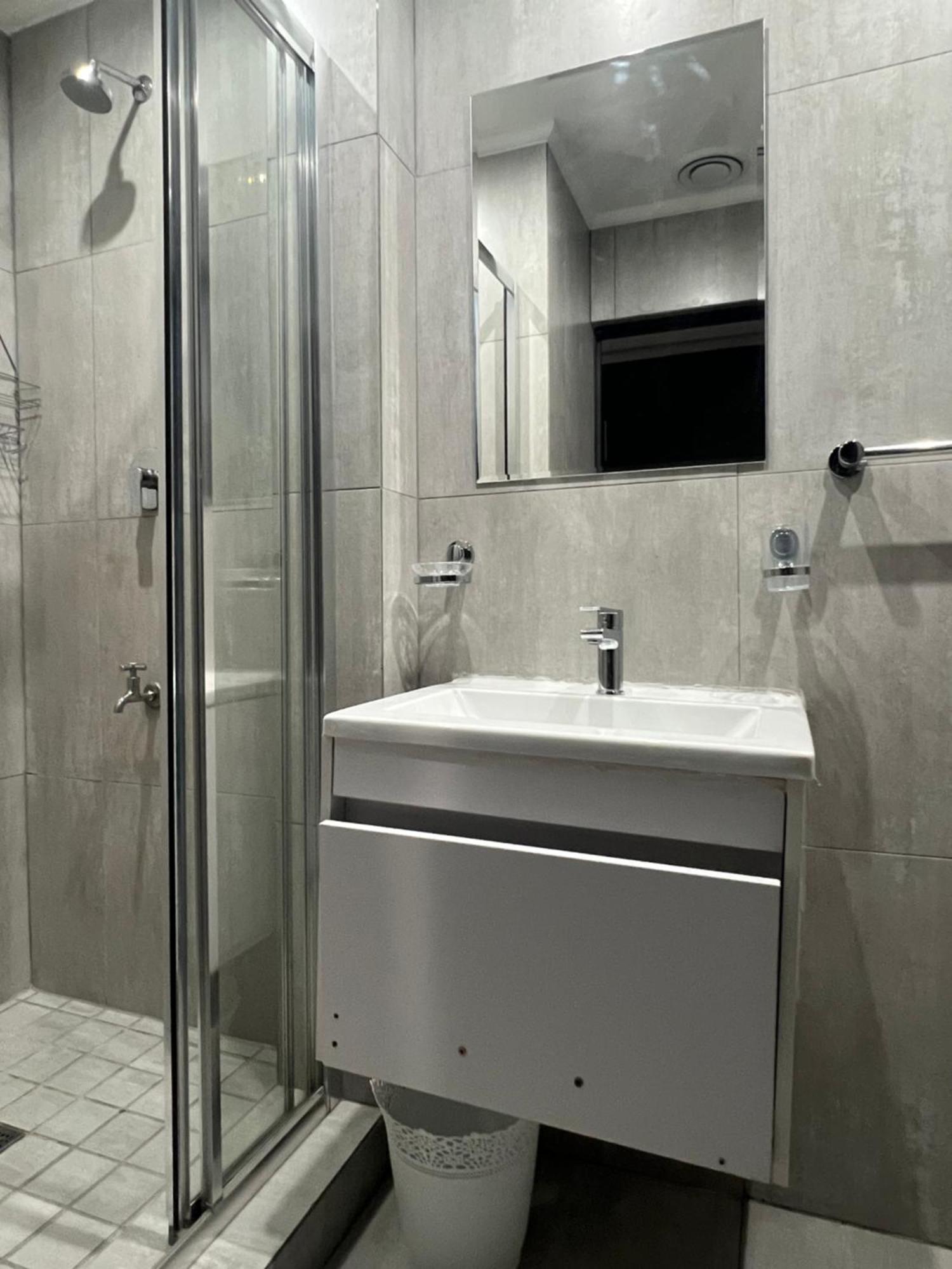 Sussex Mews Luxury * Cape Town